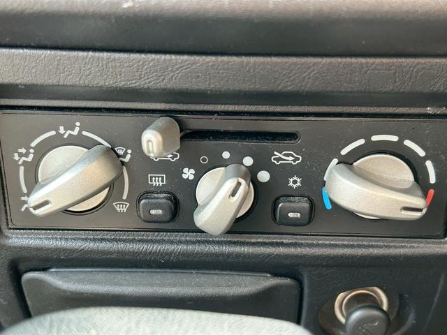 パジェロミニ ＸＲ　禁煙車・オートマ・トランスファーレバー・純正アルミ１５インチ・ラジオ・電動格納ミラー・ハロゲン（24枚目）