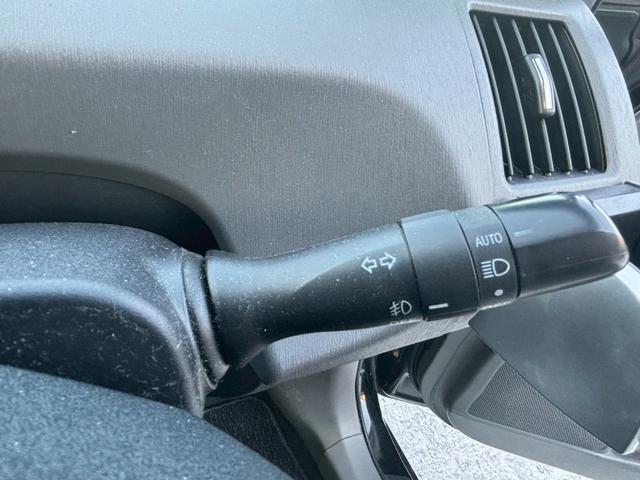 プリウスアルファ Ｓツーリングセレクション　禁煙車　デジタルインナーミラー　シーケンシャルウィンカー　クルーズコントロール　フルセグ　ＨＤＭＩ　バックカメラ　Ｂｌｕｅｔｏｏｔｈ　ＣＤ・ＤＶＤ　ＥＴＣ　プッシュスタート　ステアリングリモコン（32枚目）