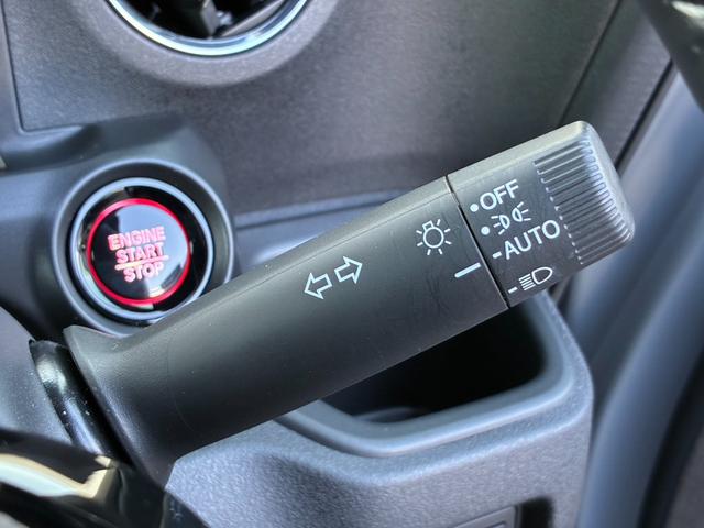 N-BOXカスタム コーディネートスタイル リア左右パワースライドドア 運転席&助手席シートヒーター コンビニフック付シートバックテーブル(運転席&助手席) 左右独立式リアセンターアームレスト グレーステッチ本革巻ス(25枚目)