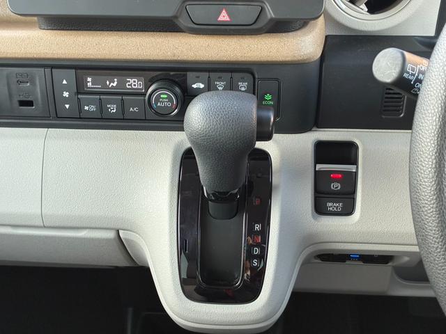 N-BOX ベースグレード HondaSENSING HondaCONNECTforGathers+ナビ装着用スペシャルパッケージ リア左側パワースライドドア(8枚目)