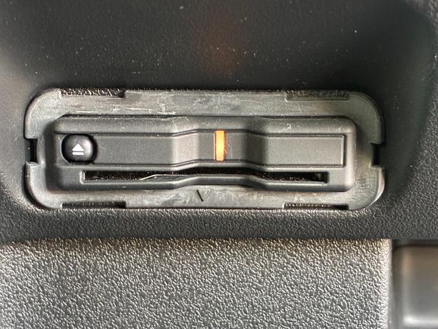 N-BOXカスタム ターボ リア左右パワースライドドア 運転席&助手席シートヒーター マルチビューカメラシステム パドルシフト 左右独立式リアセンターアームレスト シートバックテーブル 本革巻ス(20枚目)