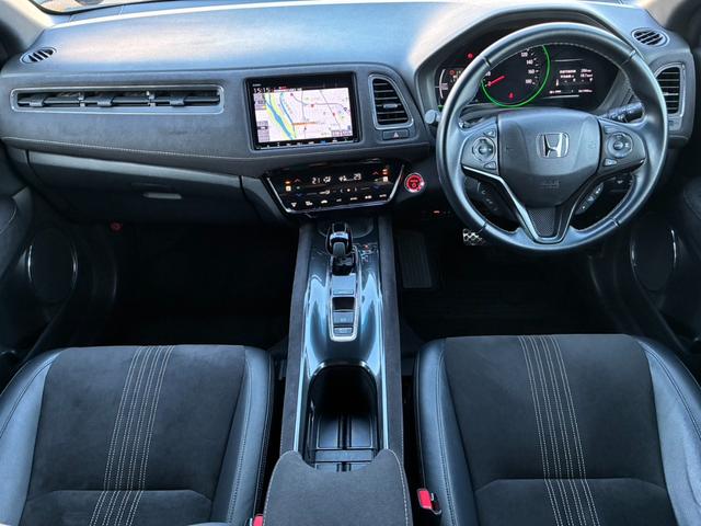 ヴェゼル ハイブリッドＲＳ・ホンダセンシング　ＨｏｎｄａＳＥＮＳＩＮＧ　コンフォートビューパッケージ　	運転席＆助手席シートヒーター　ＬＥＤヘッドライト＋ＬＥＤフォグライト　コンビシート（ウルトラスエード）（3枚目）