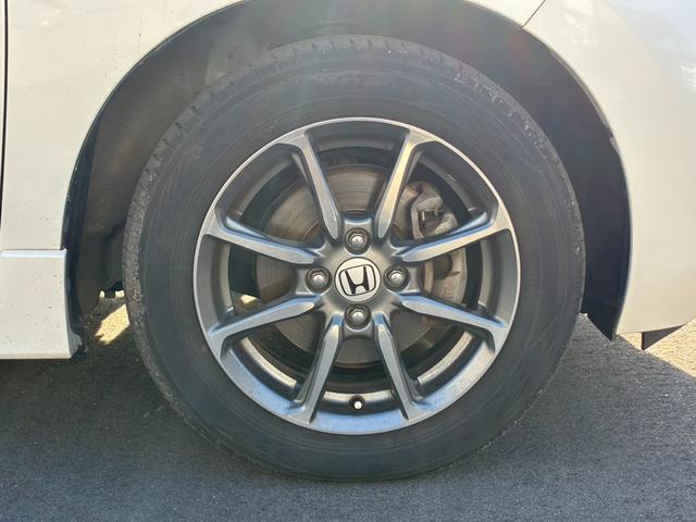 フィット １３Ｇ・Ｓパッケージ　Ｆパッケージ　Ｌパッケージ　Ｓパッケージ　ＬＥＤヘッドライト　あんしんパッケージ　１５インチアルミホイール　電動格納ミラー＋プライバシーガラス　フルオートエアコンディショナー（13枚目）