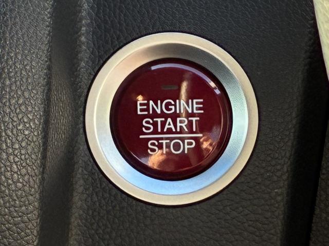 フィット １３Ｇ・Ｓパッケージ　Ｆパッケージ　Ｌパッケージ　Ｓパッケージ　ＬＥＤヘッドライト　あんしんパッケージ　１５インチアルミホイール　電動格納ミラー＋プライバシーガラス　フルオートエアコンディショナー（17枚目）