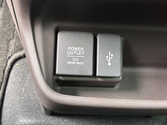 フリード Ｇ・ホンダセンシング　リア両側パワースライドドア　センターテーブル　オートリトラミラー　	Ｃパッケージ　ＥＴＣ車載器（ナビ連動）　運転席＋助手席シートヒーター　ロールサンシェード（18枚目）