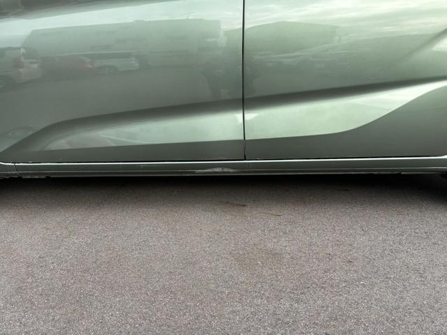 フリード Ｇ・ホンダセンシング　リア両側パワースライドドア　センターテーブル　オートリトラミラー　	Ｃパッケージ　ＥＴＣ車載器（ナビ連動）　運転席＋助手席シートヒーター　ロールサンシェード（27枚目）