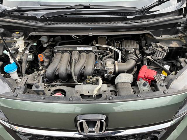 フリード Ｇ・ホンダセンシング　リア両側パワースライドドア　センターテーブル　オートリトラミラー　	Ｃパッケージ　ＥＴＣ車載器（ナビ連動）　運転席＋助手席シートヒーター　ロールサンシェード（31枚目）