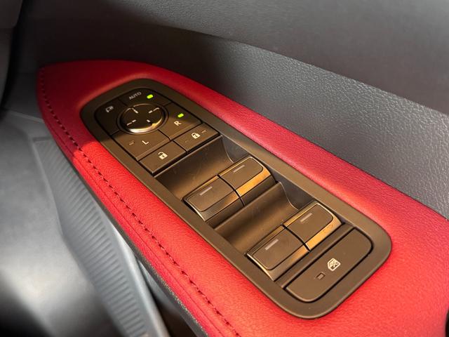 ＲＸ ＲＸ３５０　Ｆスポーツ　【マークレビンソン】　内装レッド　１４型コネクトナビ　パノラマルーフ　デジタルミラー　オレンジキャリパー　置くだけ充電　ドライブレコーダー　チームメイト　ＰＶＭ　ＢＳＭ　パワーバックドア　純正２１ＡＷ（69枚目）