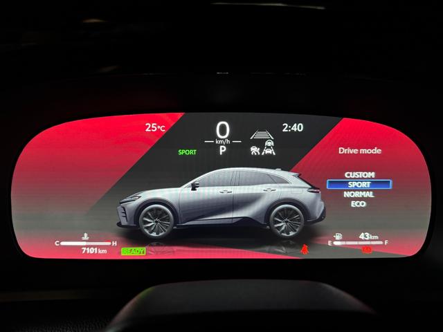 クラウンスポーツ Ｚ　【内装ブラウン】１２．３インチコネクトナビ　パノラミックビューモニター　ブラインドスポットモニター　シートヒーター＆ベンチレーション　パワーバックドア　ステアリングヒーター　ＥＴＣ２．０　純正２１ＡＷ（43枚目）