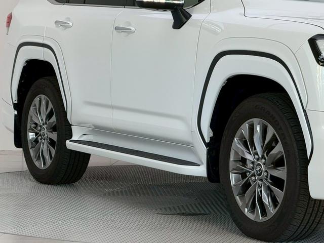 ランドクルーザー ＺＸ　【ディーゼル車】　内装ベージュ　カラードフェンダー付きモデリスタエアロ　１２．３インチＪＢＬナビ　　リアエンターテイメントシステム　空気圧センサー　電動デフロック　ブラックルーフレール　　純正２０ＡＷ（23枚目）