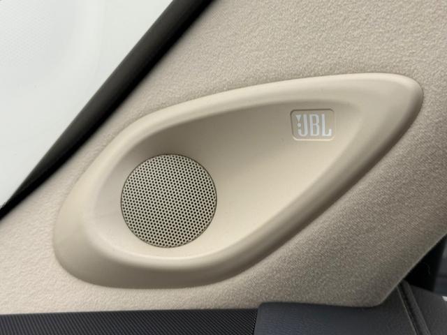 ランドクルーザー ＺＸ　【ディーゼル車】　内装ベージュ　カラードフェンダー付きモデリスタエアロ　１２．３インチＪＢＬナビ　　リアエンターテイメントシステム　空気圧センサー　電動デフロック　ブラックルーフレール　　純正２０ＡＷ（67枚目）