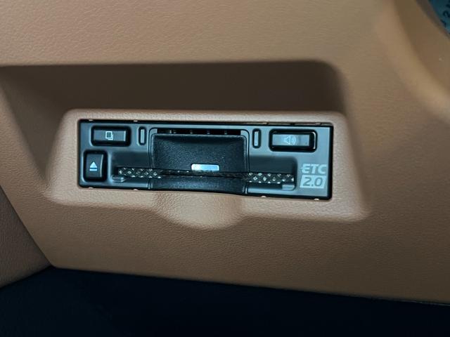 ヴェルファイアハイブリッド Ｚ　プレミア　【ハイブリッド車】内装ブラウン　１４インチコネクトナビ　デジタルインナーミラー　左右独立ムーンルーフ　カラーヘッドアップディスプレイ　チームメイト　スペアタイヤ　ＰＶＭ　ＢＳＭ　ＨＤＭＩ　純正１９ＡＷ（56枚目）
