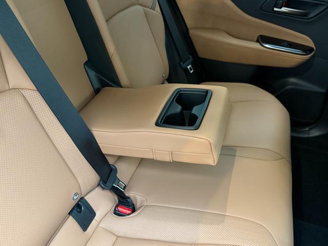 クラウンスポーツ Ｚ　【内装ブラウン】１２．３インチコネクトナビ　パノラミックビューモニター　ブラインドスポットモニター　シートヒーター＆ベンチレーション　パワーバックドア　ステアリングヒーター　ＥＴＣ２．０　純正２１ＡＷ（39枚目）