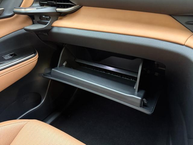 クラウンスポーツ Ｚ　【内装ブラウン】１２．３インチコネクトナビ　パノラミックビューモニター　ブラインドスポットモニター　シートヒーター＆ベンチレーション　パワーバックドア　ステアリングヒーター　ＥＴＣ２．０　純正２１ＡＷ（69枚目）