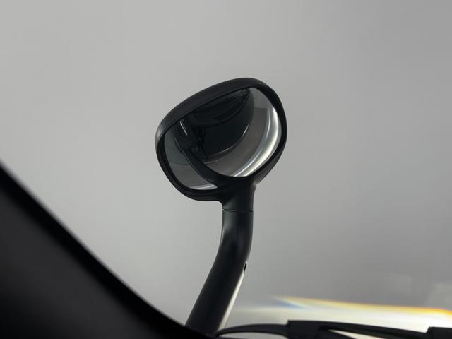 ハイエースバン ロングスーパーＧＬ　ダークプライムＳ　【ディーゼル車】デジタルインナーミラー　パノラミックビューモニター対応　両側電動パワースライドドア　ＬＥＤヘッドライト　ＡＣ１００Ｖ　プッシュスタート　２０ｔｈ記念スカッフプレート　純正１５インチＡＷ（20枚目）