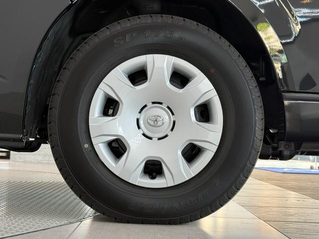 ハイエースバン ロングスーパーＧＬ　ダークプライムＳ　【ディーゼル車】デジタルインナーミラー　パノラミックビューモニター対応　両側電動パワースライドドア　ＬＥＤヘッドライト　ＡＣ１００Ｖ　プッシュスタート　２０ｔｈ記念スカッフプレート　純正１５インチＡＷ（29枚目）