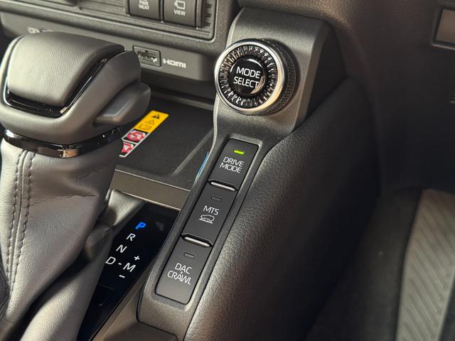 ランドクルーザー250 ZXファーストエディション 【ファーストエディション!】 内装ブラウン 丸目ヘッドライト 12.3インチJBLコネクトナビ チームメイト デジタルインナーミラー サンルーフ ヒッチメンバー 置き充電 シートメモリー 純正18AW(66枚目)