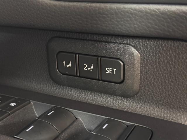 ランドクルーザー250 ZXファーストエディション 【ファーストエディション!】 内装ブラウン 丸目ヘッドライト 12.3インチJBLコネクトナビ チームメイト デジタルインナーミラー サンルーフ ヒッチメンバー 置き充電 シートメモリー 純正18AW(70枚目)