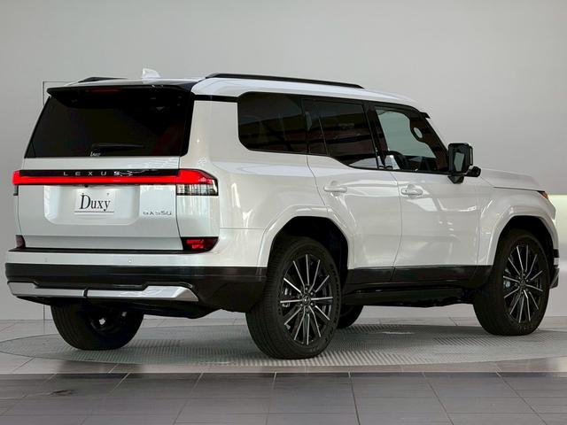 ＧＸ ＧＸ５５０　バージョンＬ　【ＭＯＤＥＬＬＩＳＴＡエアロ付】　内装ブラウン　１４インチコネクトナビ　パノラマルーフ　デジタルインナーミラー　前後ドラレコ　クールボックス　置くだけ充電　ＰＶＭ　ＢＳＭ　ＨＤＭＩ　純正２２インチＡＷ（11枚目）