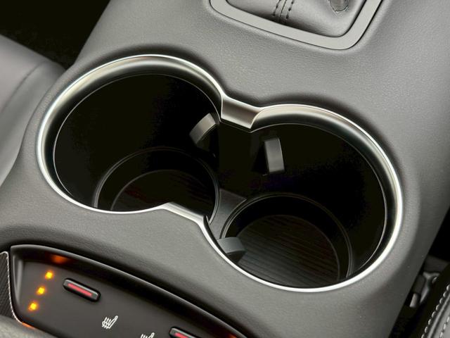 ハリアーハイブリッド Ｇ　【改モデル】内装ブラック　１２．３型コネクトナビ　パノラミックビューモニター　ブラインドスポットモニター　デジタルインナーミラー　前席シートヒーター　パワーバックドア　ＥＴＣ２．０　純正１８インチＡＷ（62枚目）