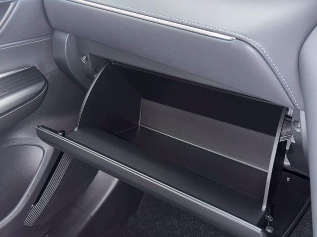 ハリアーハイブリッド Ｇ　【改モデル】内装ブラック　１２．３型コネクトナビ　パノラミックビューモニター　ブラインドスポットモニター　デジタルインナーミラー　前席シートヒーター　パワーバックドア　ＥＴＣ２．０　純正１８インチＡＷ（69枚目）