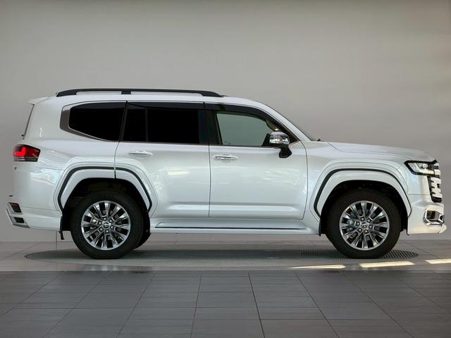 トヨタ ランドクルーザー ZX 【ディーゼル車】 内装ベージュ