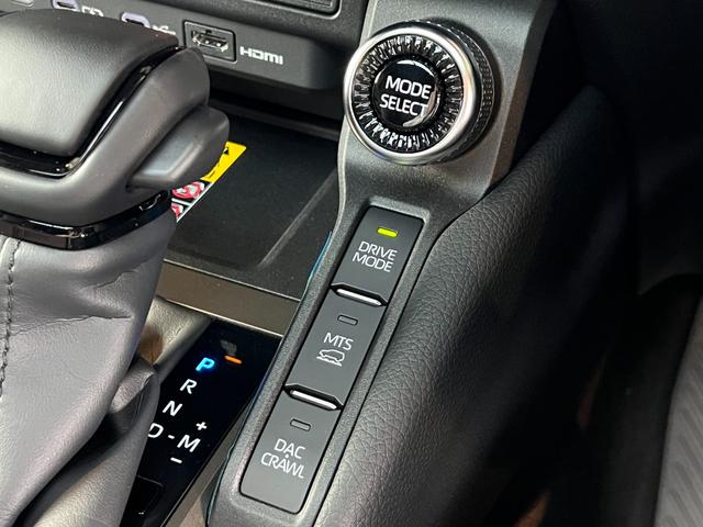 ランドクルーザー250 ZXファーストエディション 【ファーストエディション】 内装ブラウン 丸目ヘッドライト 12.3インチJBLコネクトナビ チームメイト  デジタルインナーミラー サンルーフ 電動デフロック 置き充電 シートメモリー 純正18AW(66枚目)