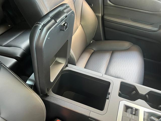 ランドクルーザー250 VX 【内装ブラック】12.3型コネクトナビ 角目ヘッドライト デジタルインナーミラー サンルーフ パノラミックビューモニター ブラインドスポットモニター パワーシート HDMI 純正18AW ETC2.0(61枚目)