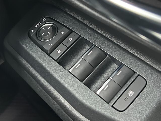 ランドクルーザー250 VX 【内装ブラック】12.3型コネクトナビ 角目ヘッドライト デジタルインナーミラー サンルーフ パノラミックビューモニター ブラインドスポットモニター パワーシート HDMI 純正18AW ETC2.0(62枚目)