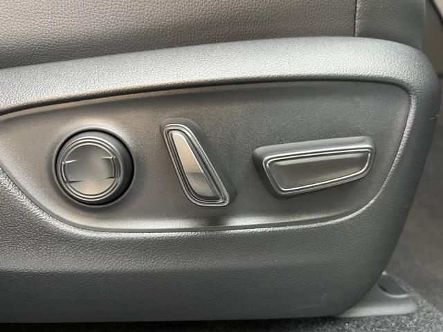 ランドクルーザー250 VX 【内装ブラック】12.3型コネクトナビ 角目ヘッドライト デジタルインナーミラー サンルーフ パノラミックビューモニター ブラインドスポットモニター パワーシート HDMI 純正18AW ETC2.0(65枚目)