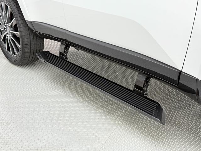 ＧＸ ＧＸ５５０　バージョンＬ　【マークレビンソン付】　内装ブラウン　デジタルインナーミラー　ドライブレコーダー　１４インチコネクトナビ　パノラマルーフ　クールボックス　ＰＶＭ　ＢＳＭ　ヒッチメンバー　パワーバックドア　純正２２ＡＷ（27枚目）