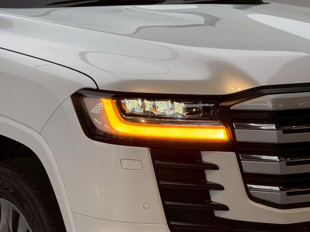 トヨタ ランドクルーザー ZX 【改良型モデル】 内装ベージュ