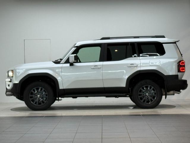 ランドクルーザー250 VX 【丸目ヘッドライト付】 内装ブラック モデリスタエアロ シグネチャーイルミブレード トヨタチームメイト デジタルミラー パノラミックビューモニター ブラインドスポットモニター サンルーフ 純正16AW(6枚目)