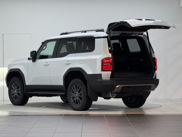 ランドクルーザー250 VX 【丸目ヘッドライト付】 内装ブラック モデリスタエアロ シグネチャーイルミブレード トヨタチームメイト デジタルミラー パノラミックビューモニター ブラインドスポットモニター サンルーフ 純正16AW(14枚目)