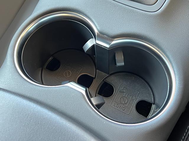 ハリアーハイブリッド Z 【内装ブラック】  12.3インチJBLプレミアムサウンド パノラミックビューモニター ブラインドスポットモニター デジタルミラー オートマチックハイビーム USB端子 パワーバックドア 純正19AW(63枚目)