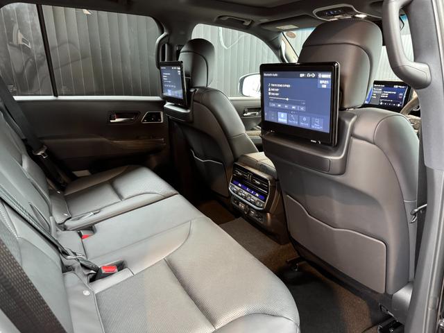 ランドクルーザー ＺＸ　【内装ブラック】１２．３インチＪＢＬプレミアムサウンド　リアエンターテイメントシステム　空気圧センサー　ムーンルーフ　パノラミックビューモニター　ブラインドスポットモニター　ＥＴＣ２．０　純正２０ＡＷ（41枚目）