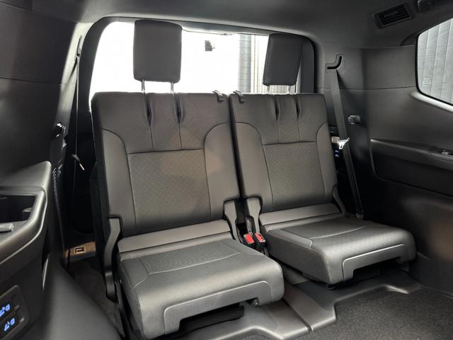 ランドクルーザー ＺＸ　【内装ブラック】１２．３インチＪＢＬプレミアムサウンド　リアエンターテイメントシステム　空気圧センサー　ムーンルーフ　パノラミックビューモニター　ブラインドスポットモニター　ＥＴＣ２．０　純正２０ＡＷ（44枚目）