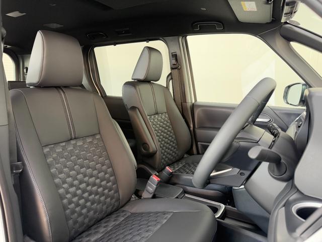 ヴォクシー ハイブリッドＳ－Ｚ　【ユニバーサルステップ付き】　１０．５インチコネクトナビ　　パノラミックビューモニター　快適利便パッケージＨｉ　チームメイト　アドバンストパーク　デジタルインナーミラー　パワーバックドア　純正１７ＡＷ（35枚目）