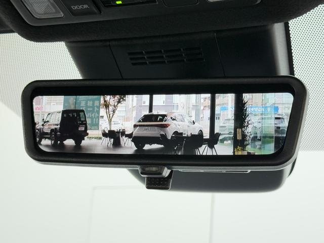 ヴォクシー ハイブリッドＳ－Ｚ　【ユニバーサルステップ付き】　１０．５インチコネクトナビ　　パノラミックビューモニター　快適利便パッケージＨｉ　チームメイト　アドバンストパーク　デジタルインナーミラー　パワーバックドア　純正１７ＡＷ（67枚目）