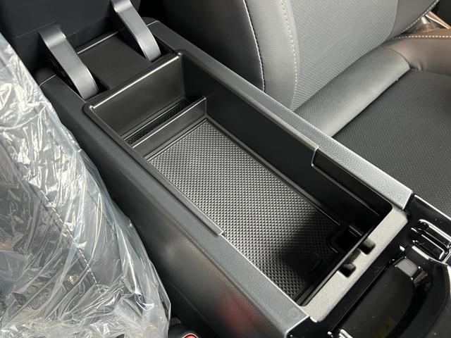 プリウス Z 【デジタルインナーミラー付き】 12.3インチコネクテッドナビ ドライブレコーダー パノラミックビューモニター ブラインドスポットモニター パワーバックドア ETC2.0 置くだけ充電 純正19AW(68枚目)