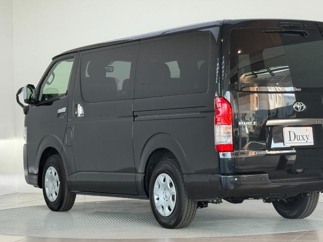 ハイエースバン ロングスーパーGL ダークプライムS 【ディーゼル車】 デジタルインナーミラー付き パノラミックビューモニター対応 両側電動パワースライドドア LEDヘッドライト AC100V プッシュスタート 20th記念スカッフプレート 純正15AW(28枚目)