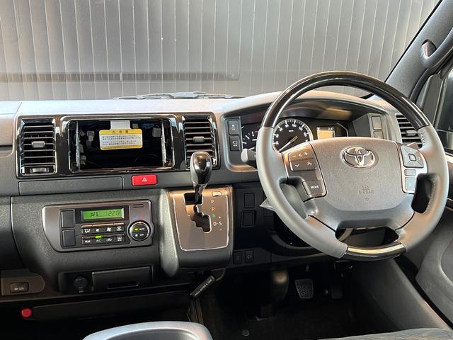 ハイエースバン ロングスーパーGL ダークプライムS 【ディーゼル車】 デジタルインナーミラー付き パノラミックビューモニター対応 両側電動パワースライドドア LEDヘッドライト AC100V プッシュスタート 20th記念スカッフプレート 純正15AW(31枚目)