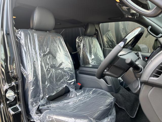 ハイエースバン ロングスーパーGL ダークプライムS 【ディーゼル車】 デジタルインナーミラー付き パノラミックビューモニター対応 両側電動パワースライドドア LEDヘッドライト AC100V プッシュスタート 20th記念スカッフプレート 純正15AW(35枚目)