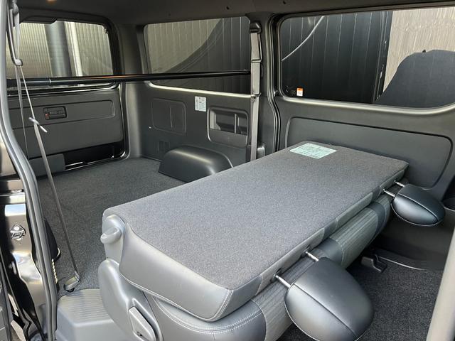 ハイエースバン ロングスーパーGL ダークプライムS 【ディーゼル車】 デジタルインナーミラー付き パノラミックビューモニター対応 両側電動パワースライドドア LEDヘッドライト AC100V プッシュスタート 20th記念スカッフプレート 純正15AW(39枚目)