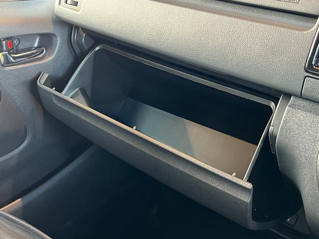 ハイエースバン ロングスーパーGL ダークプライムS 【ディーゼル車】 デジタルインナーミラー付き パノラミックビューモニター対応 両側電動パワースライドドア LEDヘッドライト AC100V プッシュスタート 20th記念スカッフプレート 純正15AW(53枚目)