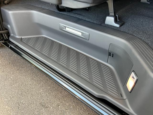 ハイエースバン ロングスーパーGL ダークプライムS 【ディーゼル車】 デジタルインナーミラー付き パノラミックビューモニター対応 両側電動パワースライドドア LEDヘッドライト AC100V プッシュスタート 20th記念スカッフプレート 純正15AW(72枚目)