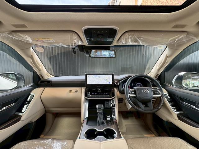 ランドクルーザー ＺＸ　【改良型モデル＆ＴＺデジタルミラー付き】　内装ベージュ　モデリスタエアロ　ＪＢＬ１２．３インチプレミアムサウンド　リアエンターテイメントシステム　ブラックルーフレール　ＥＴＣ２．０　純正２０インチＡＷ（35枚目）