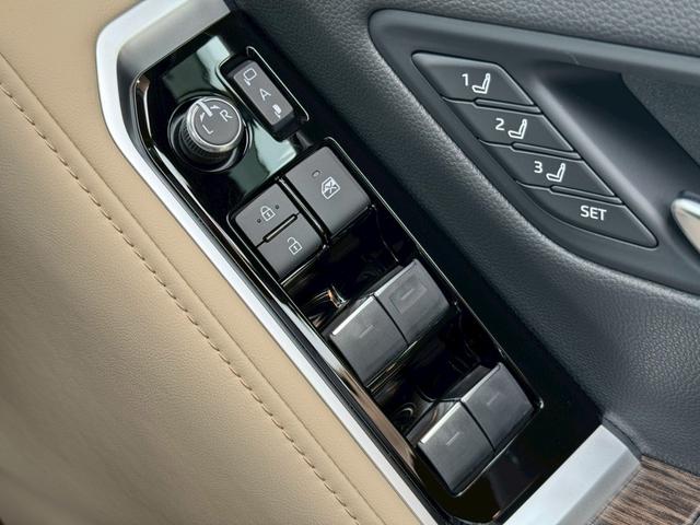 ランドクルーザー ＺＸ　【改良型モデル＆ＴＺデジタルミラー付き】　内装ベージュ　モデリスタエアロ　ＪＢＬ１２．３インチプレミアムサウンド　リアエンターテイメントシステム　ブラックルーフレール　ＥＴＣ２．０　純正２０インチＡＷ（64枚目）