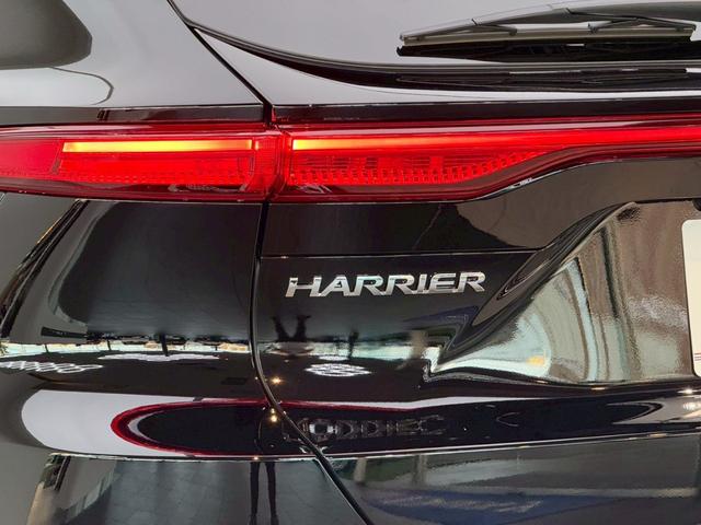 ハリアーハイブリッド Ｇ　【改モデル】　内装ブラック　１２．３インチコネクトナビ　パノラミックビューモニター　ブラインドスポットモニター　デジタルインナーミラー　前席シートヒーター　パワーバックドア　ＥＴＣ２．０　純正１８ＡＷ（27枚目）