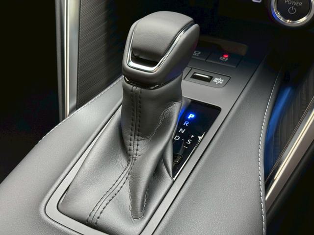 ハリアーハイブリッド Ｇ　【改モデル】　内装ブラック　１２．３インチコネクトナビ　パノラミックビューモニター　ブラインドスポットモニター　デジタルインナーミラー　前席シートヒーター　パワーバックドア　ＥＴＣ２．０　純正１８ＡＷ（60枚目）